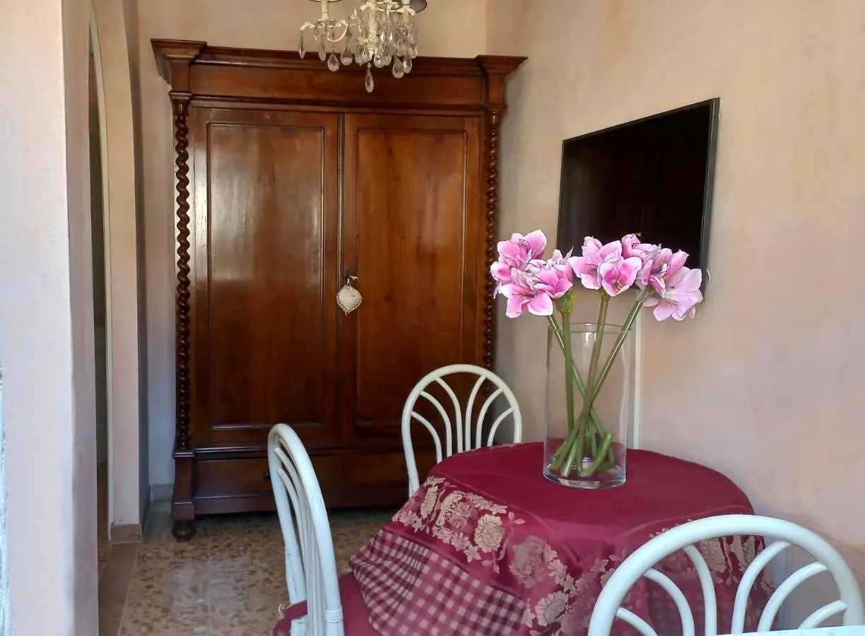 Holiday home Villino San Martino 350M Dal Mare With Covered Parking Viareggio