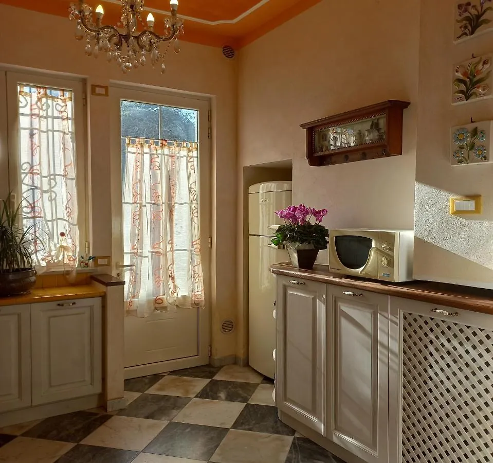 Villino San Martino 350M Dal Mare With Covered Parking Viareggio