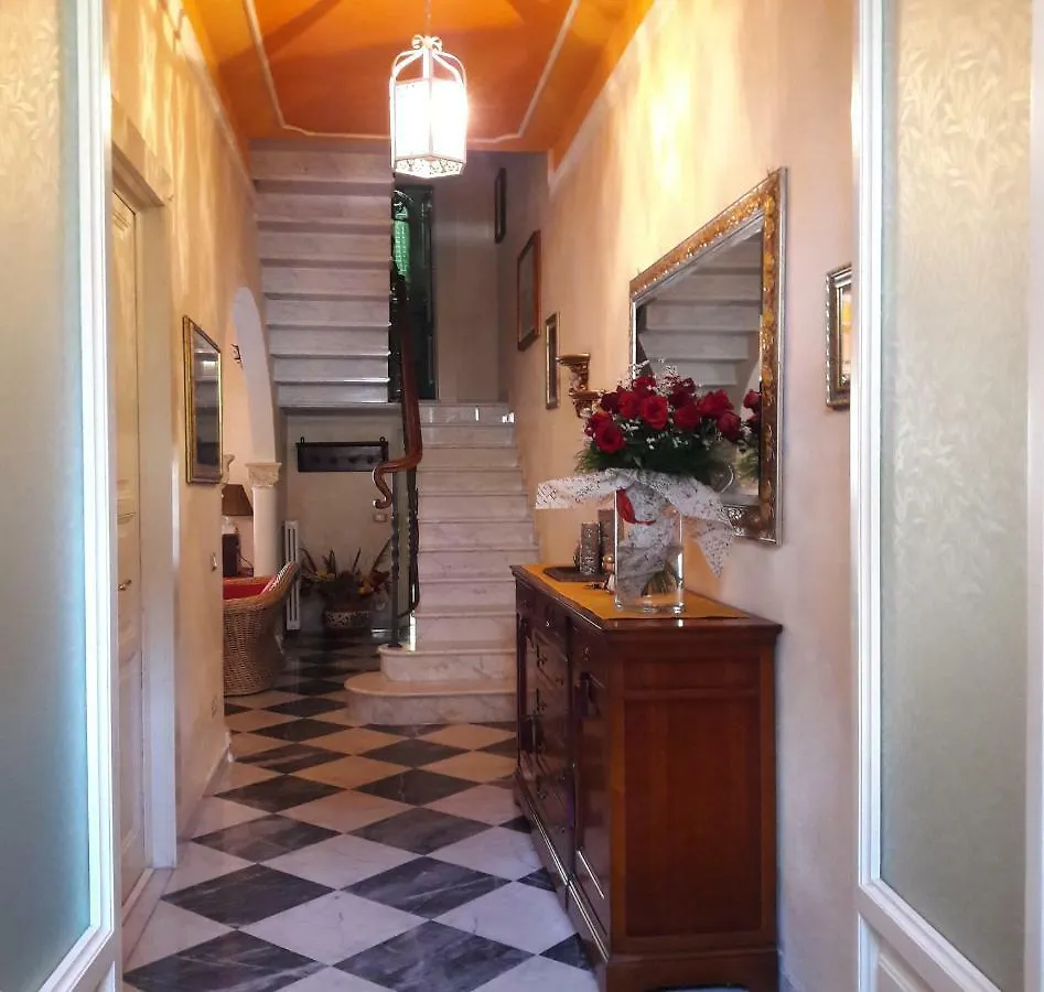 Holiday home Villino San Martino 350M Dal Mare With Covered Parking Viareggio